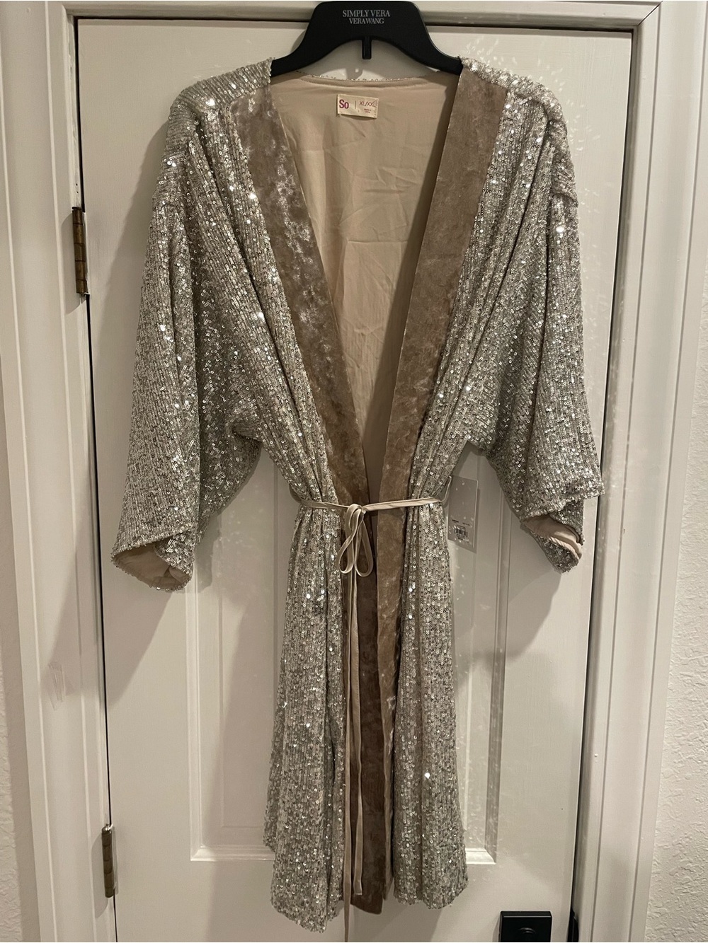 SO Champagne Sequin Kimono Coat cardigan with Velvet Trim. Size XL/XXL NWT